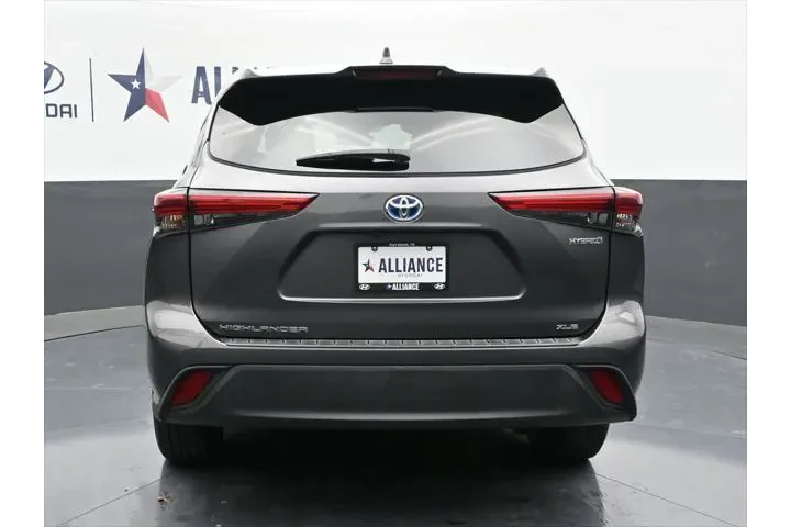 $31827 : Toyota Highlander Hybrid 202 image 6