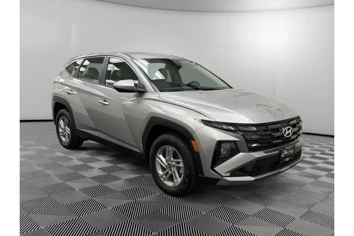 $25988 : Hyundai TUCSON 2025 AWD SE 4 image 7