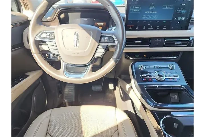 $31995 : Lincoln Nautilus 2022 AWD Re image 9