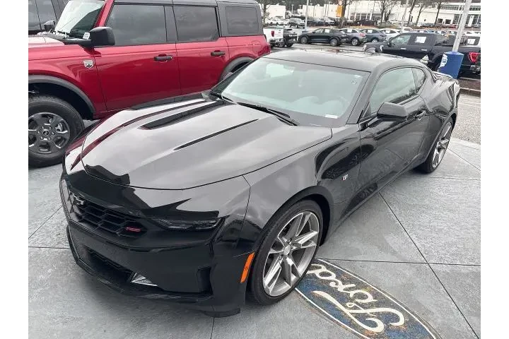 $30998 : Chevrolet Camaro 2024 LT 2dr image 1