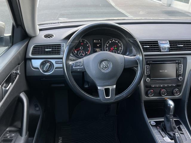 $9990 : Volkswagen Passat 1.8T Limite image 8