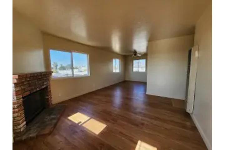 APT📍14503 S. Berendo Ave image 2