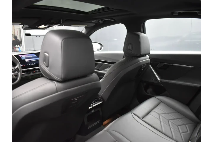 $32526 : BMW 5 Series 2024 AWD 530i x image 9