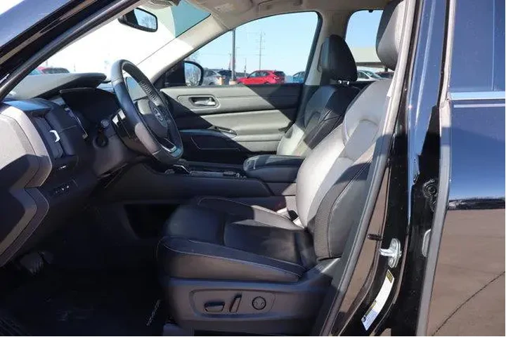 $26990 : Nissan Pathfinder 2022 AWD S image 9