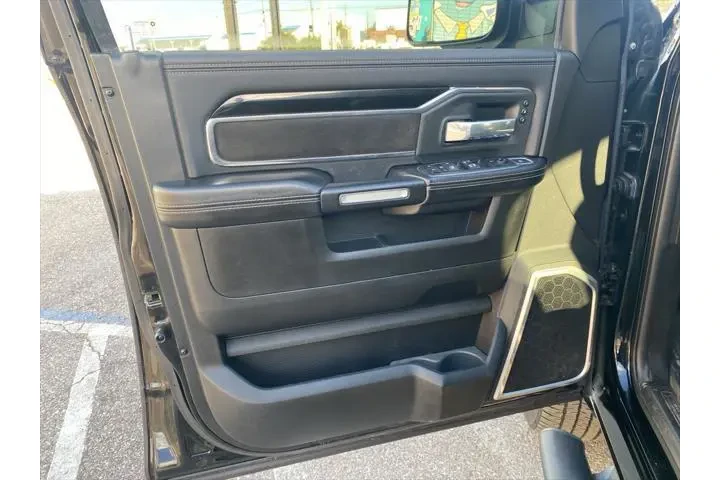 $39432 : Ram 2500 2019 4x4 Laramie 4d image 10