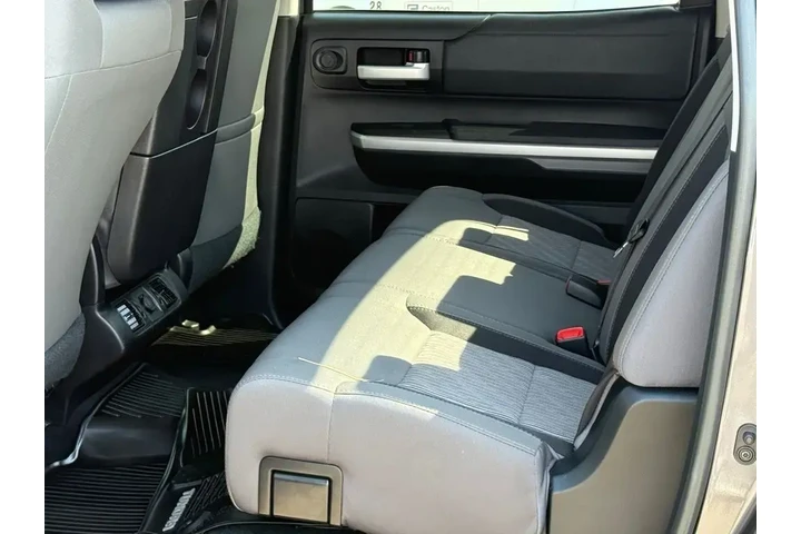 $36289 : Toyota Tundra 2017 4x4 SR5 4 image 9