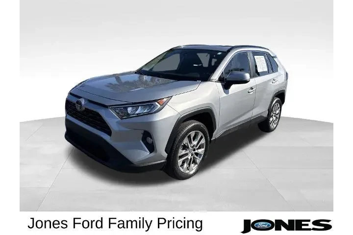 $29371 : Toyota RAV4 2021 XLE Premium image 3