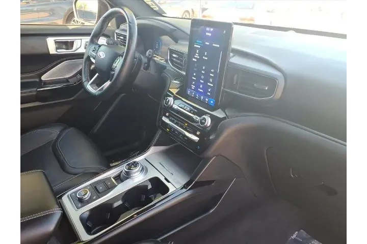 $33987 : Ford Explorer 2021 AWD ST 4d image 9