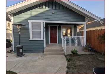 Esta encantadora casa de 2 dor en Los Angeles