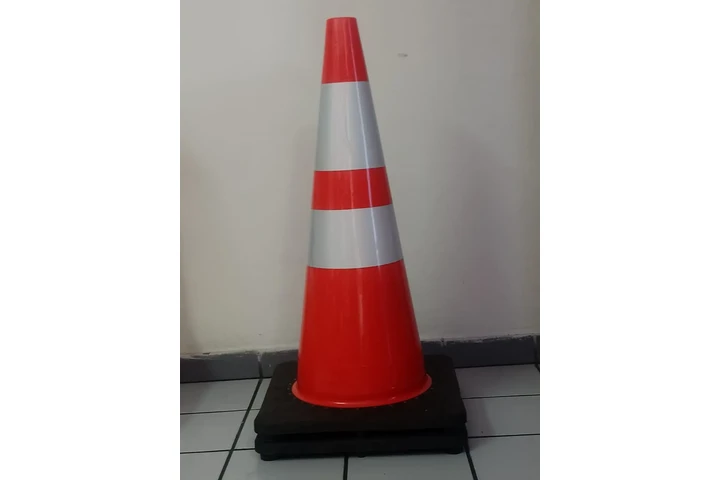 $19 : Conos PVC naranja de uso víal image 2