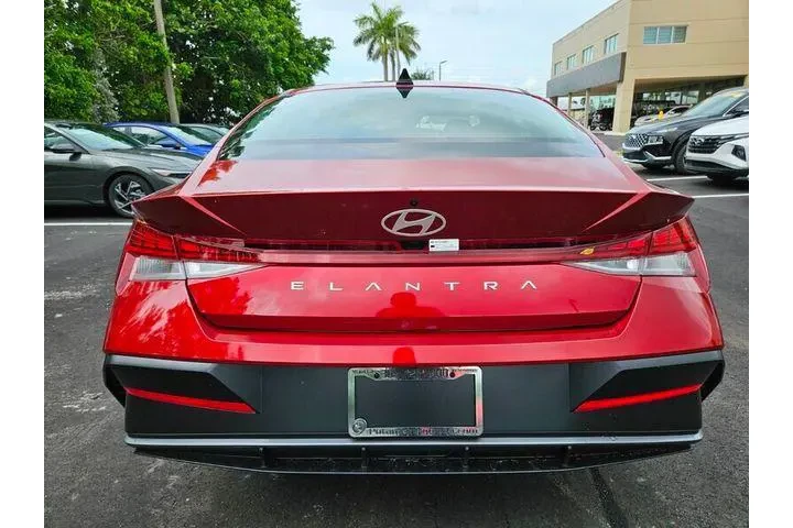 $20105 : Hyundai ELANTRA 2025 SEL Con image 7