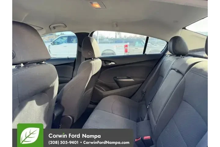 $8950 : Chevrolet Cruze 2017 LT Auto image 8