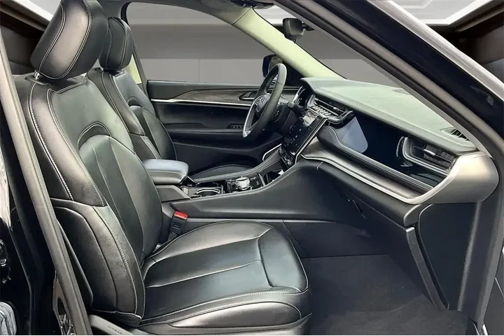 $30076 : Jeep Grand Cherokee 2023 4x4 image 7