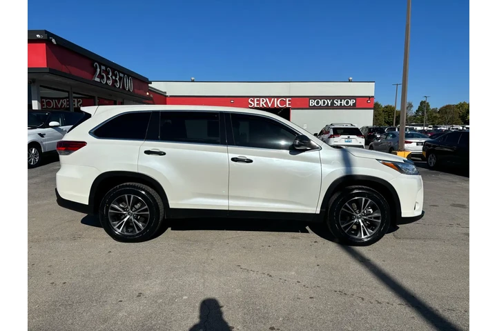 $17980 : 2019 Highlander LE image 1