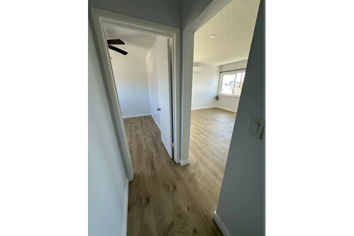 $1100 : Remodelado en Los Ángeles🏡 image 5
