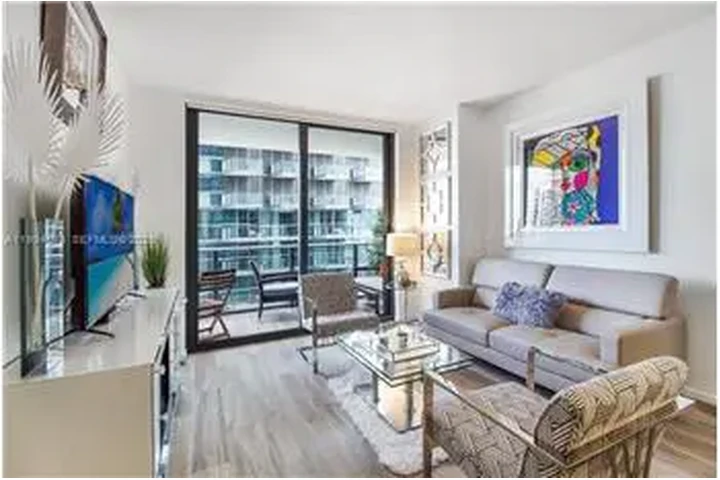 $5700 : Rental property with 1 bedro image 7