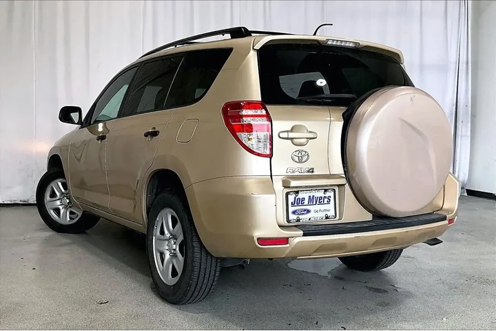 $7991 : Toyota RAV4 2012 Base 4dr SU image 5