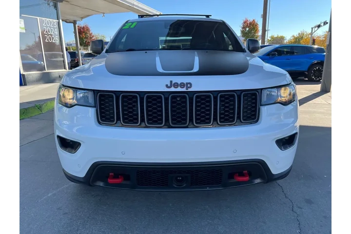 2021 Grand Cherokee Trailhawk image 2