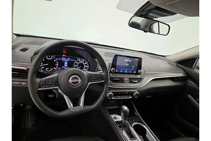 $19998 : Nissan Altima 2023 2.5 SV 4d image 9