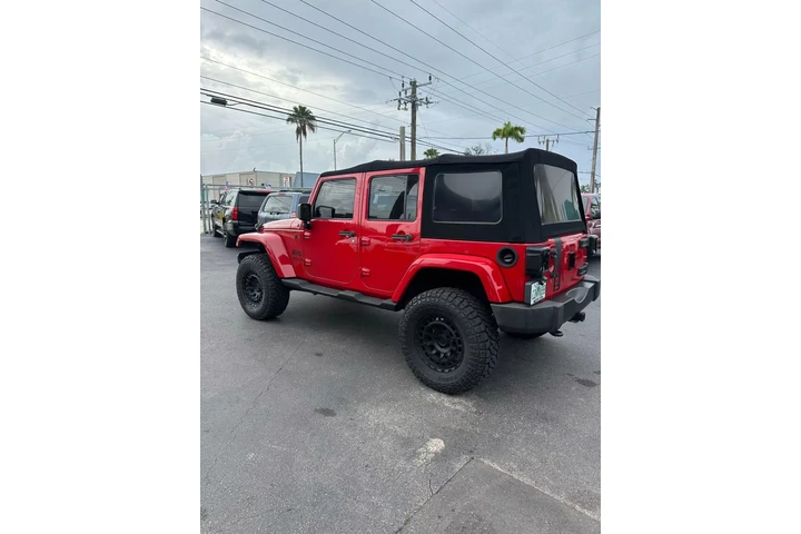 $12900 : Jeep Wrangler Unlimited Sahara image 2