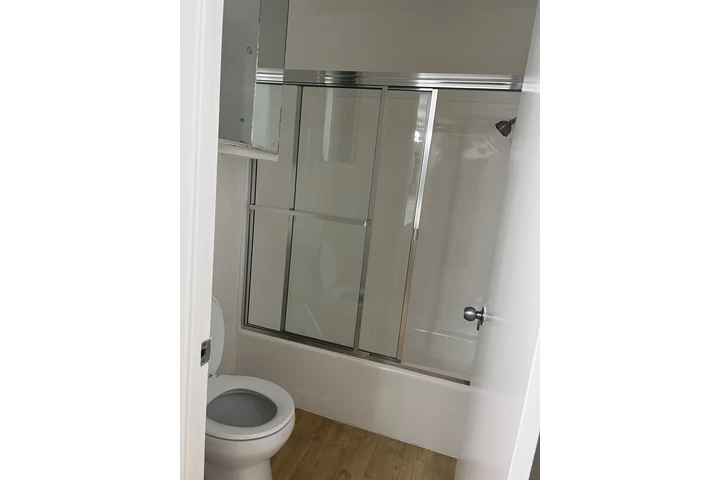 $900 : Rento un cuarto en Korea town image 9