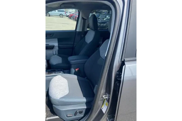 $32949 : Ford Maverick 2025 AWD XLT 4 image 5