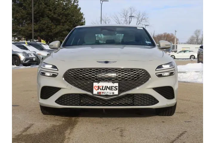 $29477 : Genesis G70 2025 2.5T Standa image 3