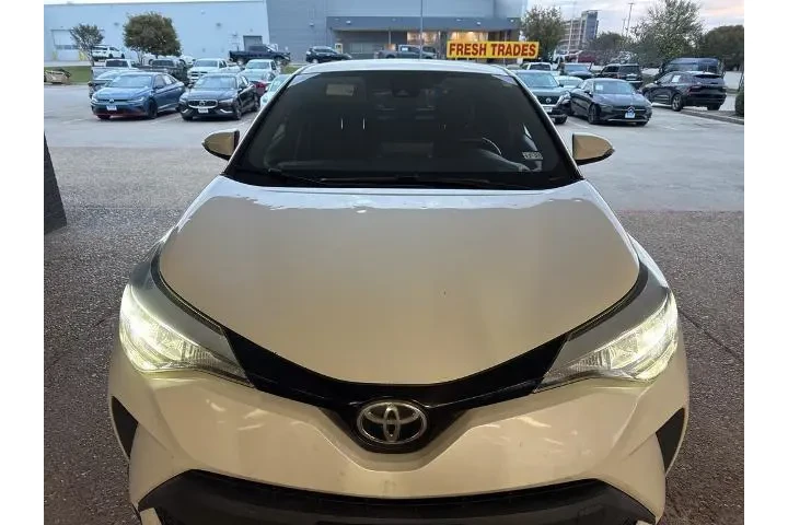 $15771 : Toyota C-HR 2020 LE 4dr Cros image 1