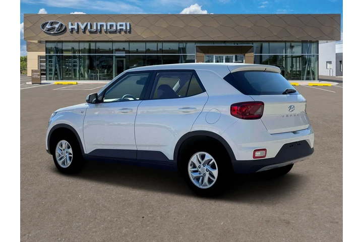 $20995 : Hyundai VENUE 2026 SE 4dr Cr image 4