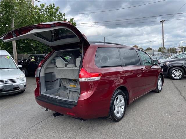 $10995 : 2014 Sienna LE 8-Passenger image 9