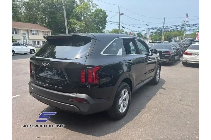 $20595 : Kia Sorento 2022 AWD LX 4dr image 6