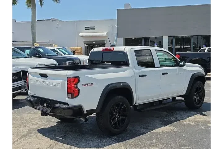 $37590 : Chevrolet Colorado 2024 4x4 image 4