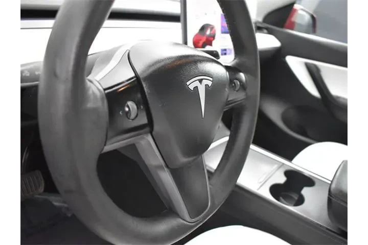 $23984 : Tesla Model Y 2021 AWD Long image 8