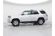 $35998 : Toyota 4Runner 2022 4x2 SR5 thumbnail