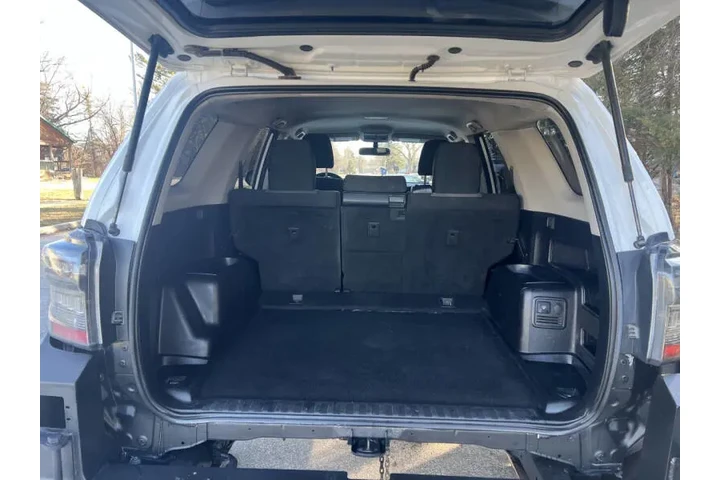 $19997 : 2019 4Runner SR5 image 8