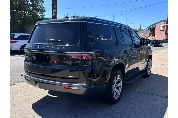 $38898 : Jeep Wagoneer 2022 4x4 Serie image 4