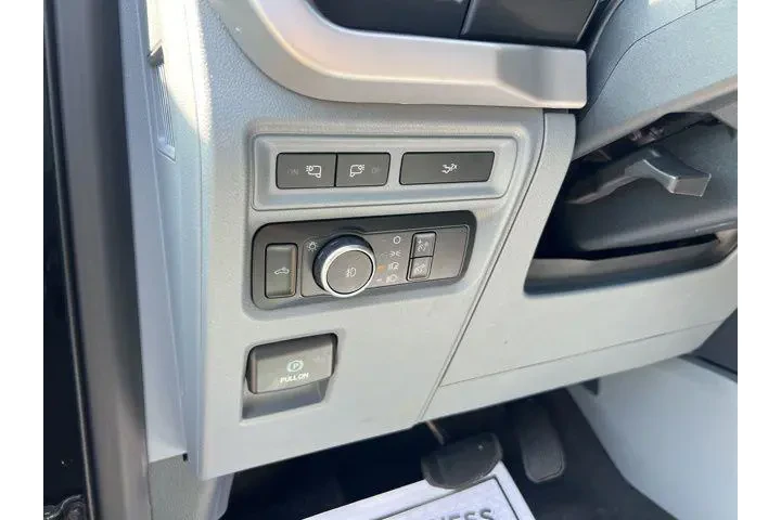 $37975 : Ford F-150 2023 4x4 XL 4dr S image 9