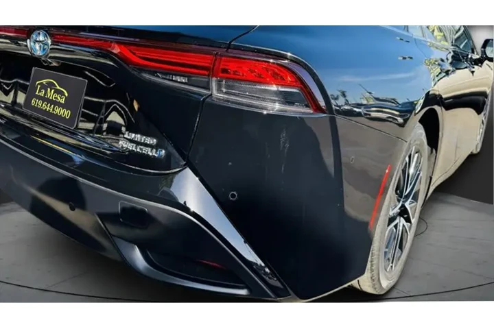 $11990 : 2021 Mirai Limited image 6