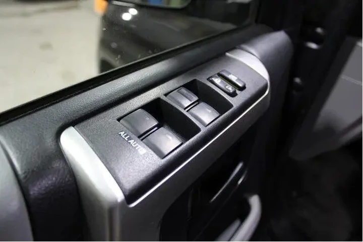 $15987 : Toyota 4Runner 2013 4x4 SR5 image 7