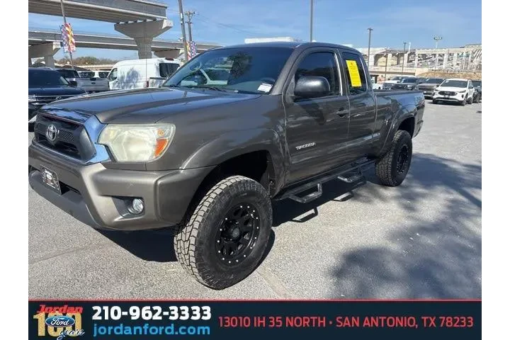 $16999 : Toyota Tacoma 2015 4x4 V6 4d image 3