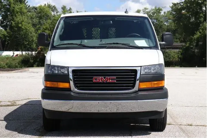 $31950 : GMC Savana 2024 2500 3dr Car image 2