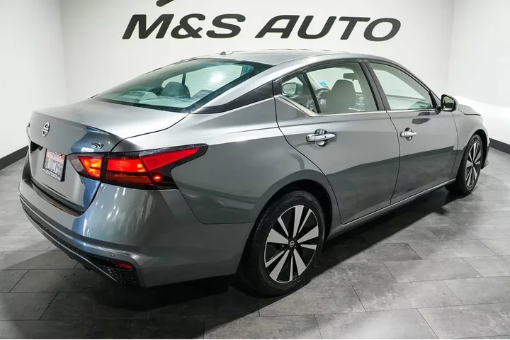 $16449 : 2021 Altima 2.5 SV image 5