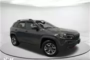 $15290 : Pre-Owned 2019 Cherokee Trail thumbnail