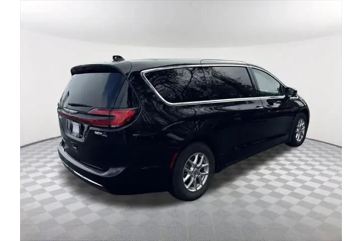 $24992 : Chrysler Pacifica 2024 Touri image 5