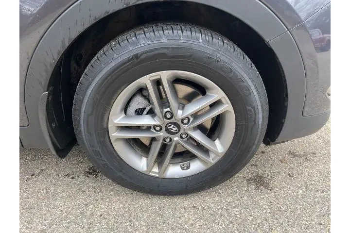 $12798 : Hyundai SANTA FE Sport 2017 image 8