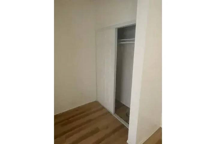 $1500 : Boyle Heights Single image 4