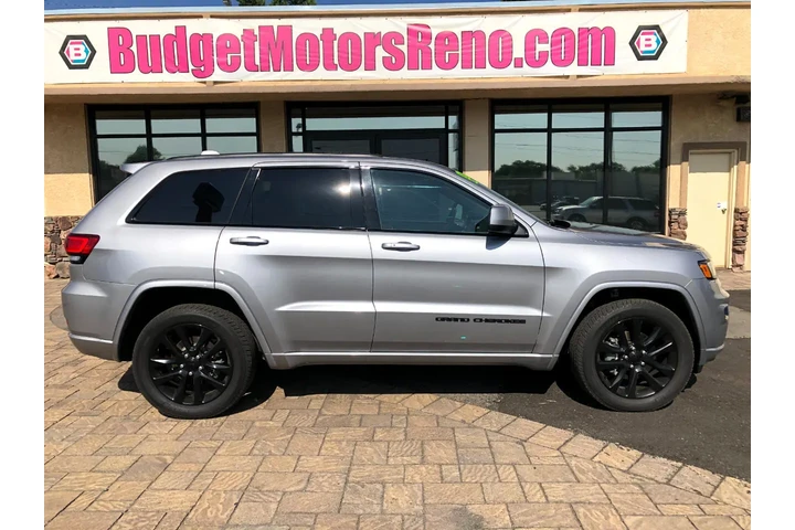 $20401 : 2020 Grand Cherokee Altitude image 1