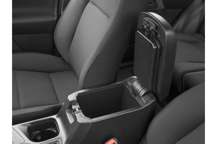 $20984 : 2018 RAV4 LE image 10