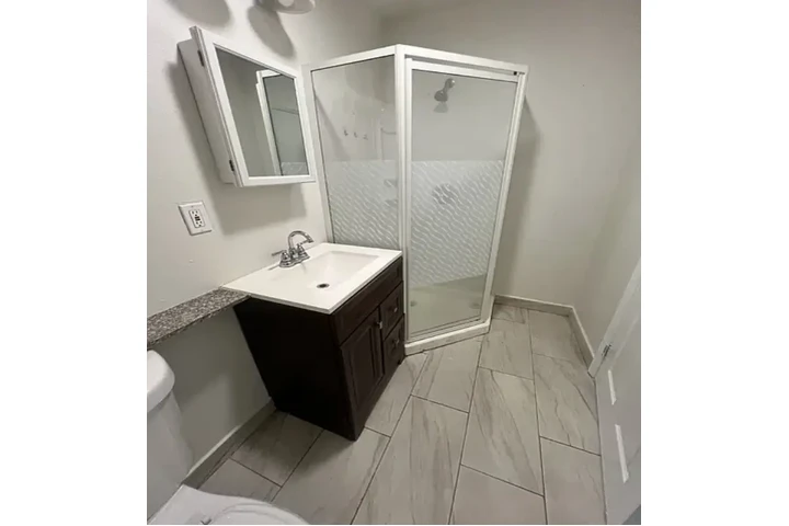 $1000 : 1 Dormitorio / 1 Baño. image 3