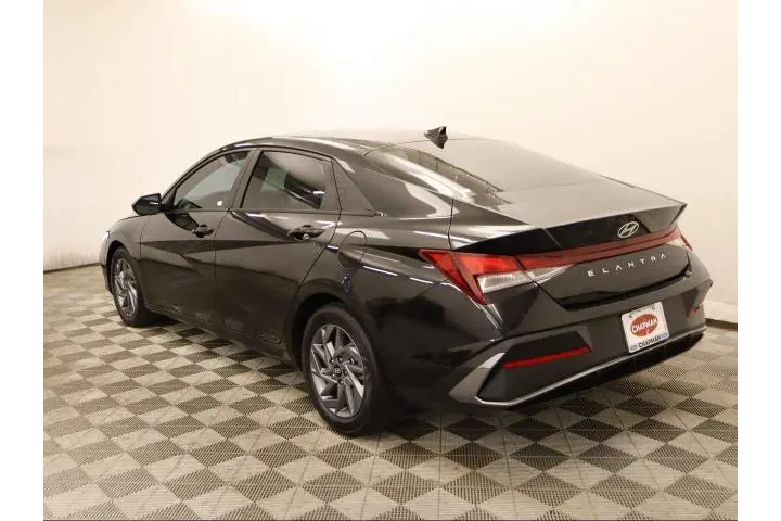 $16995 : Hyundai ELANTRA 2024 SEL 4dr image 7